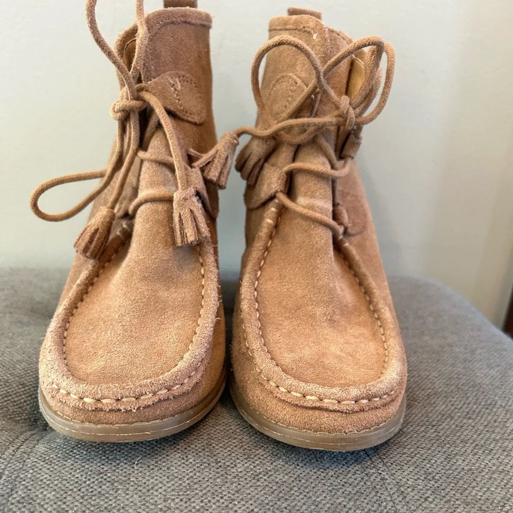 Lucky Brand Suede‎ Wedge Ankle Boots Lace-Up Taupe Size 8.5